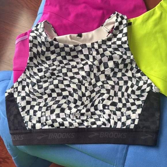 Lot of 6 Brooks Running 3 Pocket Sports Bra Sz 36DD/38DD! - Picture 3 of 13
